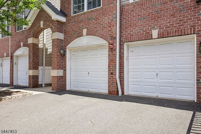 1st image of 118 Donato Cir