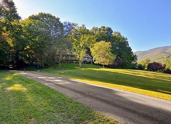 4th image of 240 Harmony Hill Ln