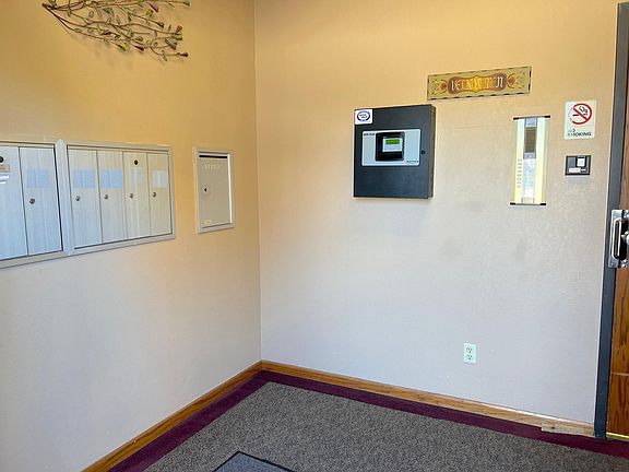 5th image of 212 N Broadway Ave #C1