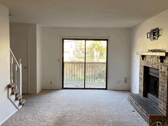 3rd image of 9044 W 83rd Ter