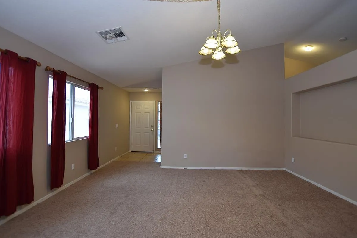 Beautiful Single Story Three Bedroom Home! — Photo 4