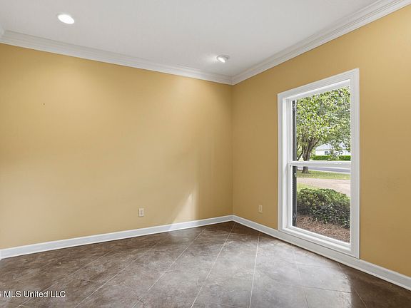 5th image of 103 Hawthorne Rdg