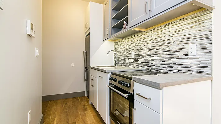 Rented by Nooklyn NYC LLC | media 43