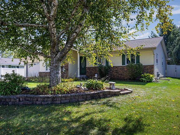 4th image of 3924 Beacon Hill Dr