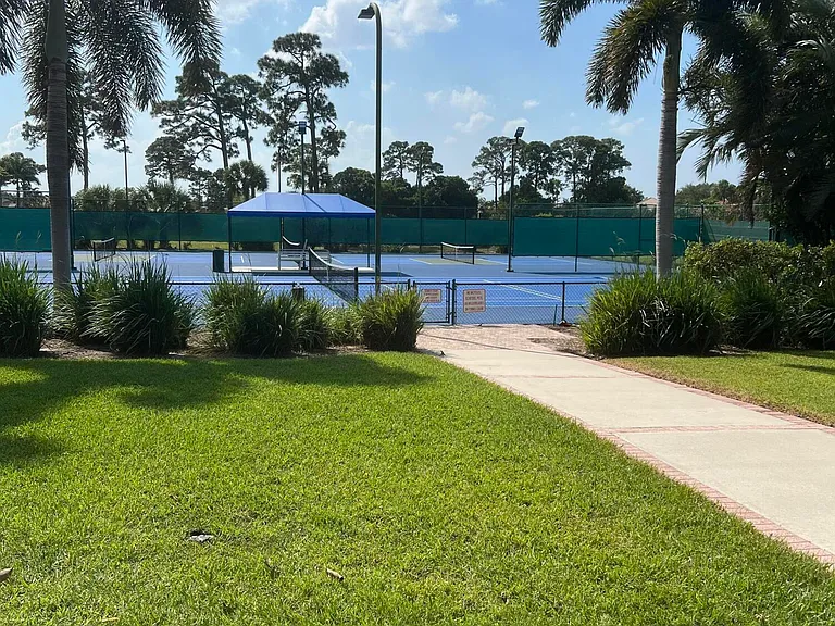 742 SW Aruba Bay — Photo 24