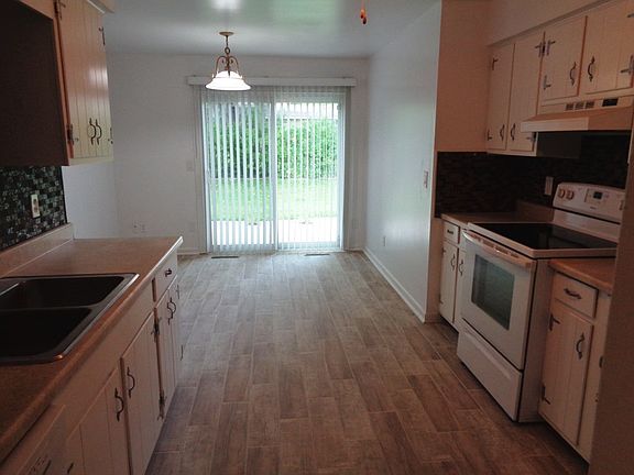 4th image of 8799 Loxley Ln