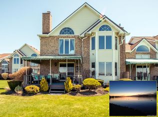 252 Niagara Shore Dr, Tonawanda, NY 14150