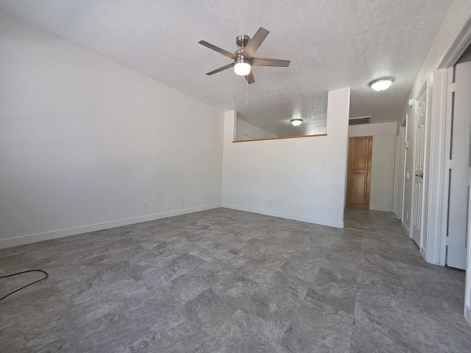 3 bed, 936 sqft, $1,400 — Photo 4