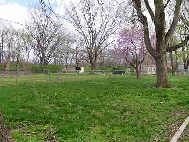 2nd image of 4020 SE 6th St