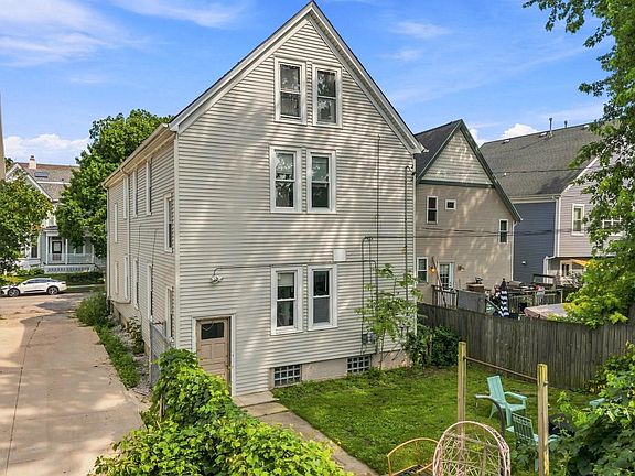 3rd image of 2045 N Hubbard STREET #2047