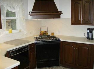 28 Fox Hill Rd, Billerica, MA 01821