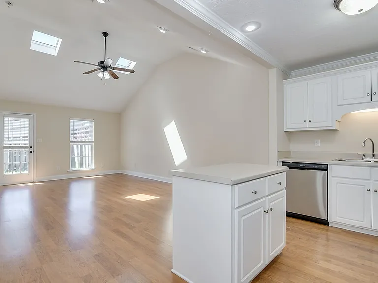 804 Bryan Cir — Photo 7