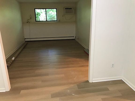 3rd image of 645 W Lowell Ave Unit 6