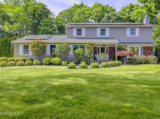 33 Stonehenge Dr, Ocean, NJ 07712
