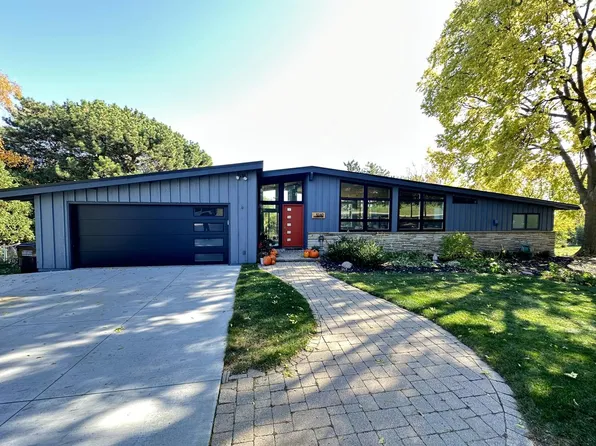5160 South Guerin PASS, New Berlin, WI 53151