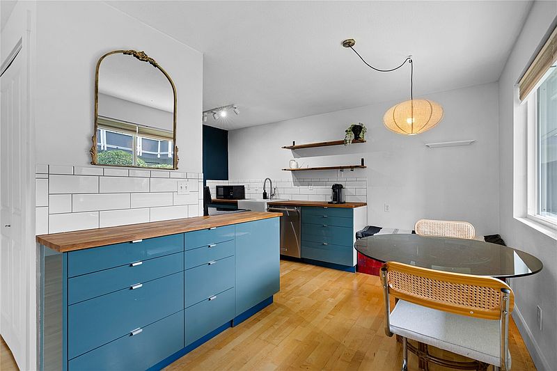 3rd image of 1111 N K Street #105