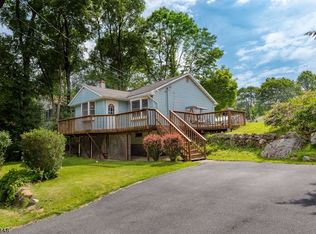 19 Tufts Trl, Hopatcong, NJ 07843