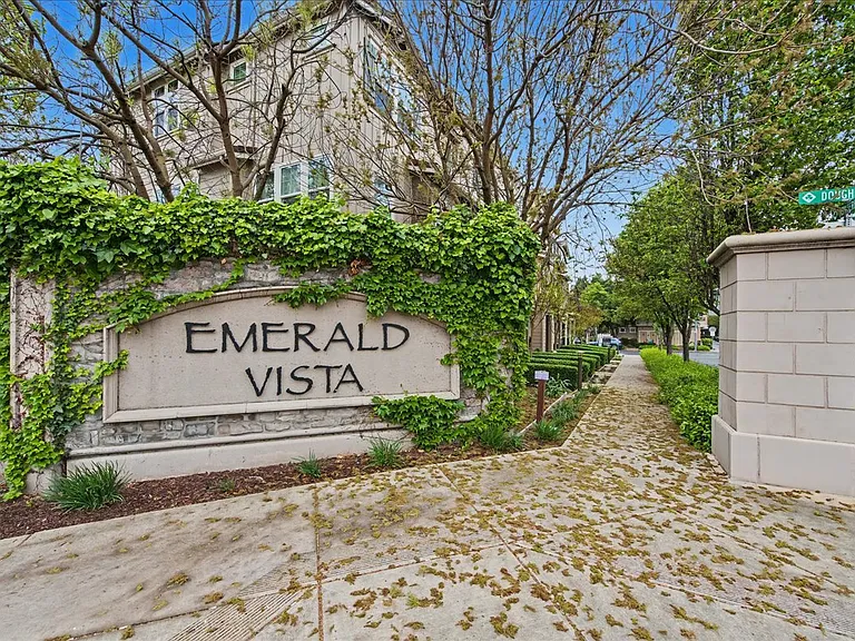 6380 Monterey Way — Photo 3
