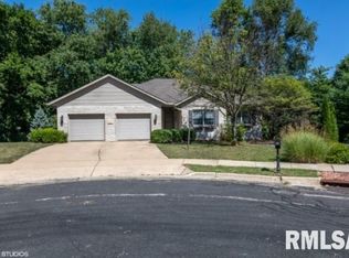 500 S Fox Den Cv, Peoria, IL 61607