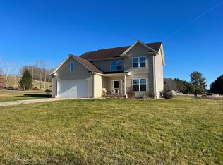 179 Battleground Cir, Crawley, WV 24931