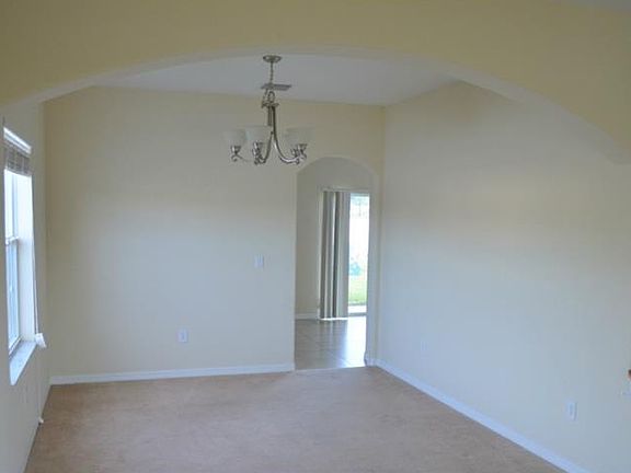 3rd image of 13802 Chalk Hill Pl