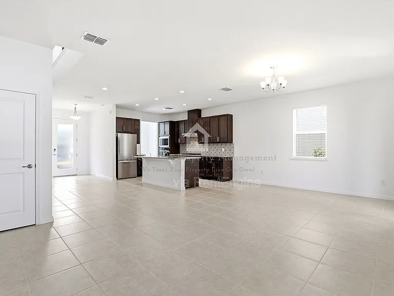 2512 Cedar Rose St — Photo 10