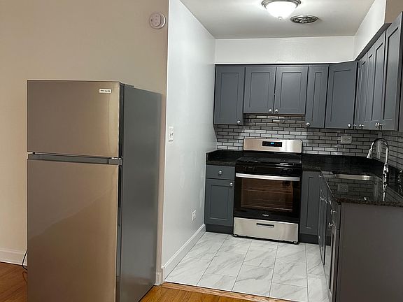 2nd image of 1515-1515 W Morse Ave #305