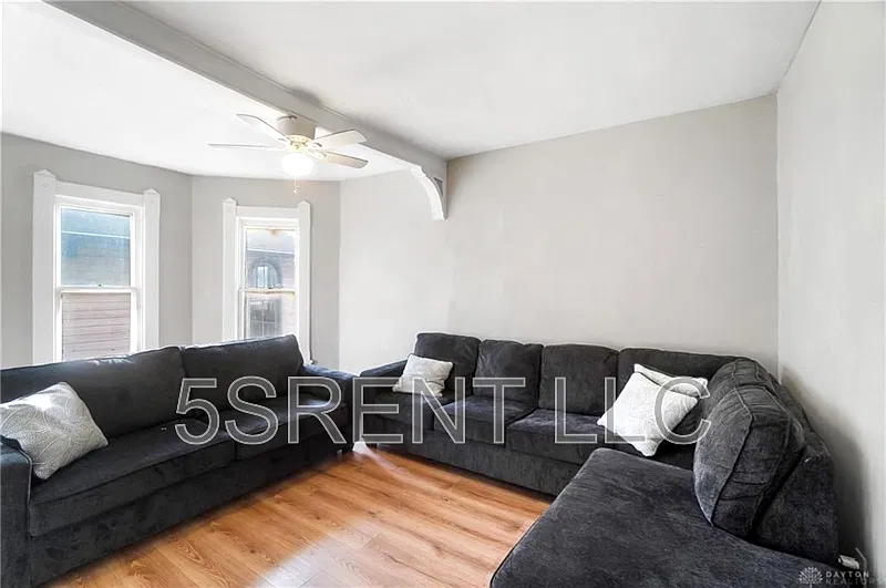 1 bed, 1.0 bath, 932 sqft, $790 — Photo 3