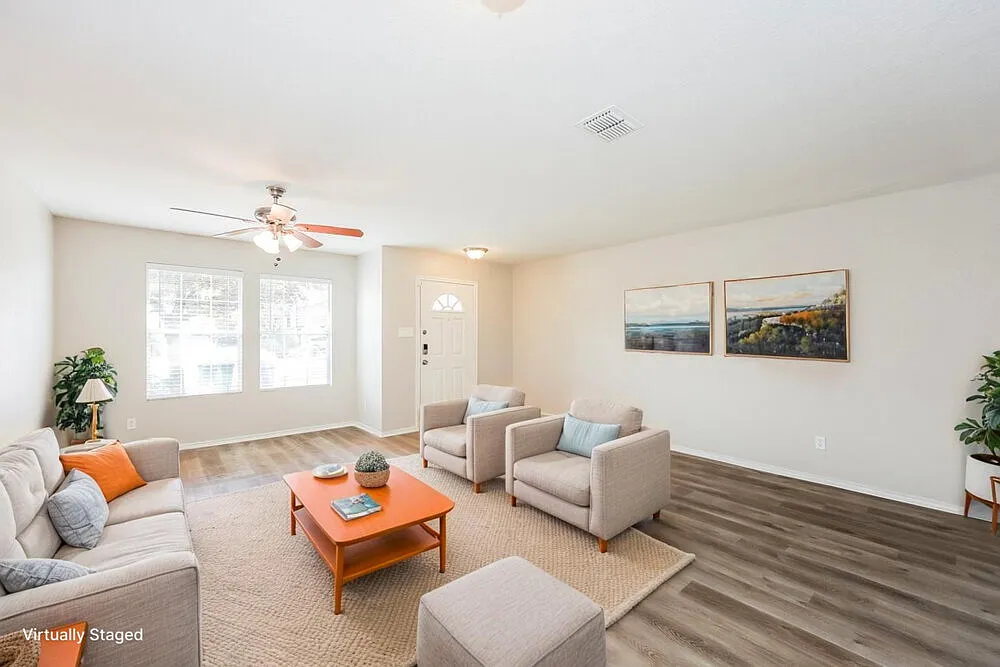 4 bed, 2.5 bath, 2380 sqft, $2,700 — Photo 4