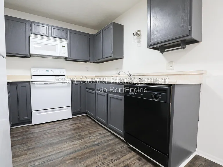 The Vincent Apartments — Photo 25