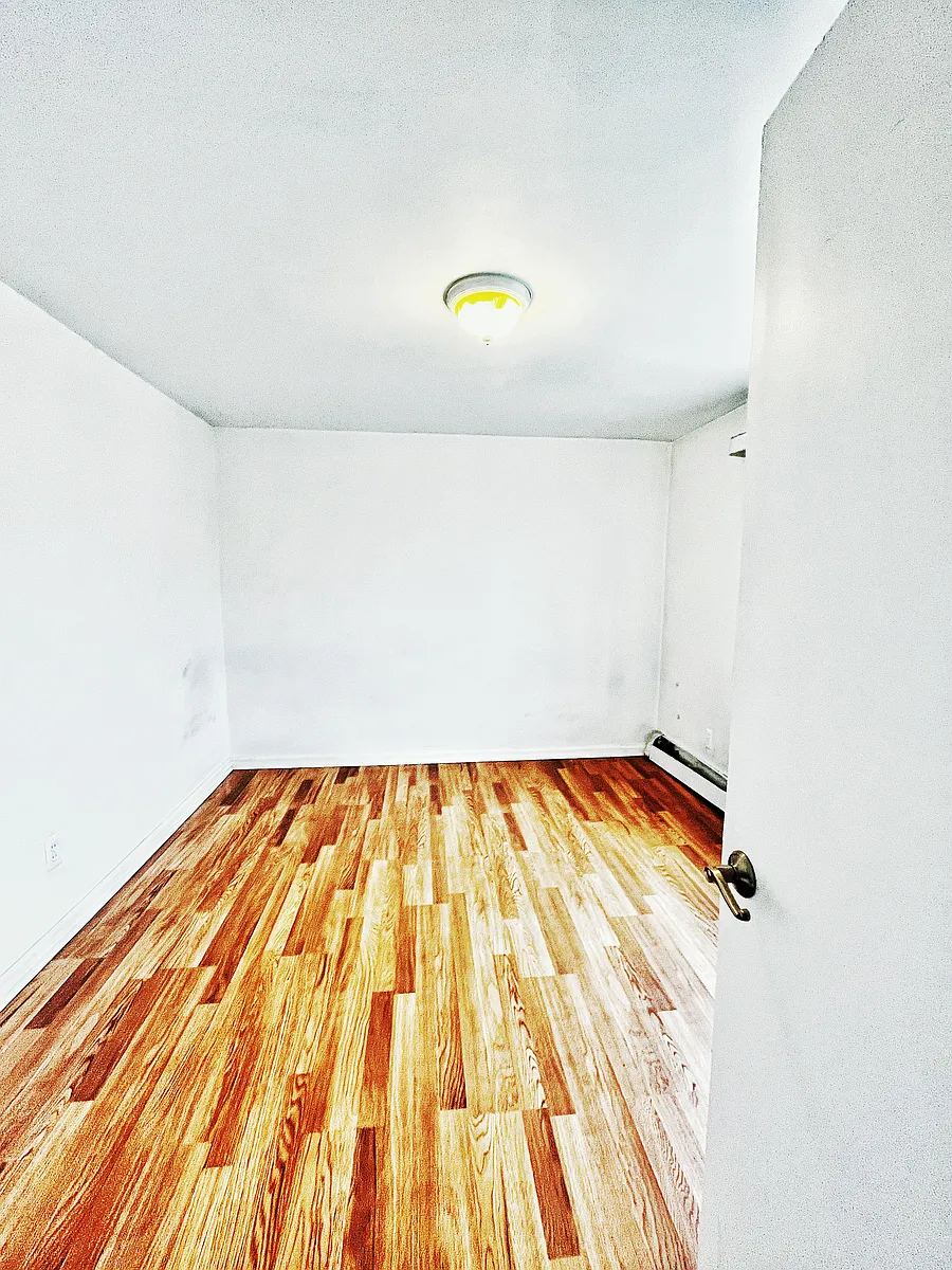 Building Photo - 26324 Harper Ave #7