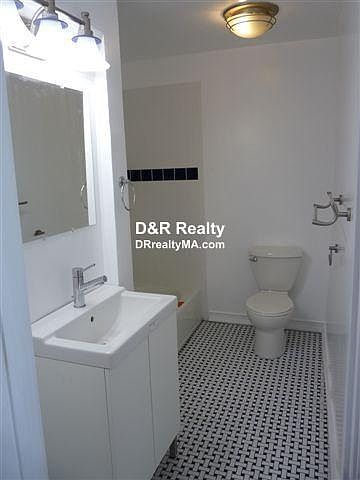 2nd image of 211 Maverick St #3F