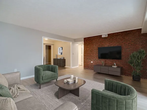 Summit Crossing Apartments, 2333 Anderson Rd, Fort Mitchell, KY 41017