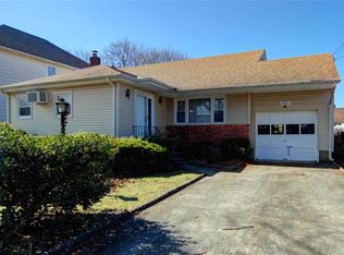 2608 Loftus Ave, Oceanside, NY 11572