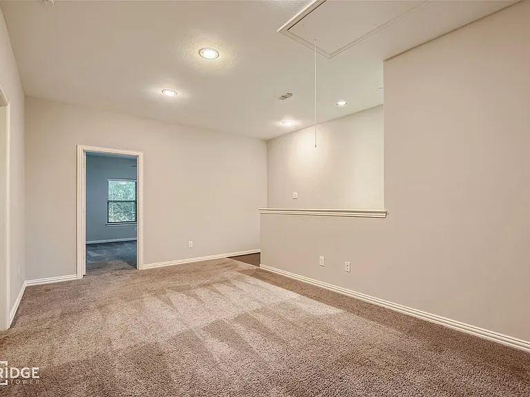 1312 Lake Crest Ln — Photo 9