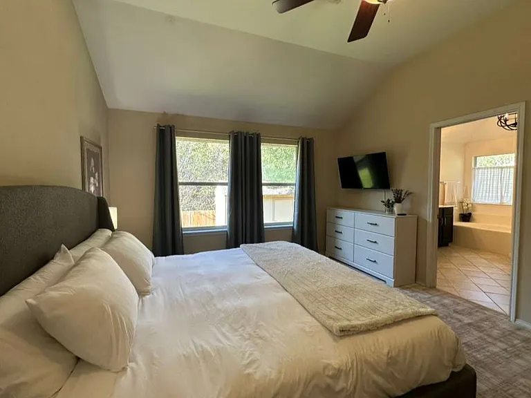 4223 Fall Creek Dr — Photo 23