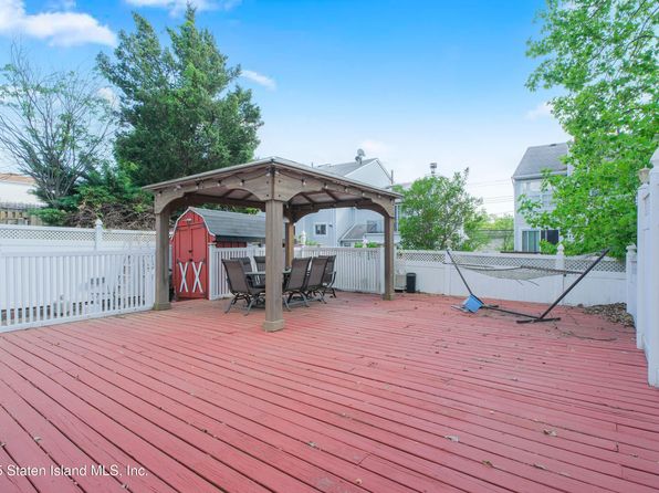 22 Villa Nova St, Staten Island, NY 10314