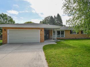 1241 Blue Dahlia Rd, Oconomowoc, WI 53066