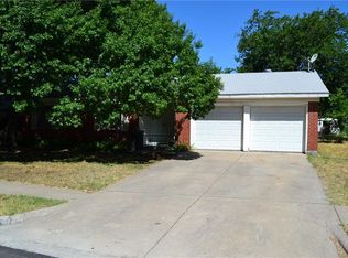 712 Palomino Dr, Saginaw, TX 76179