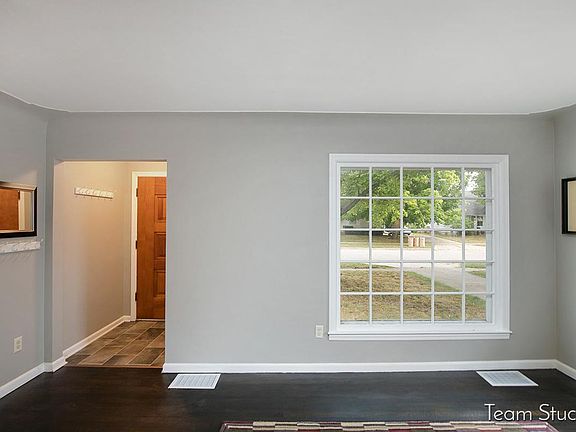 4th image of 1254 Northlawn St NE