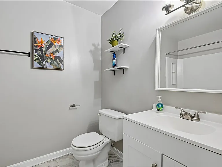 530 Mount Lubentia Ct E — Photo 18