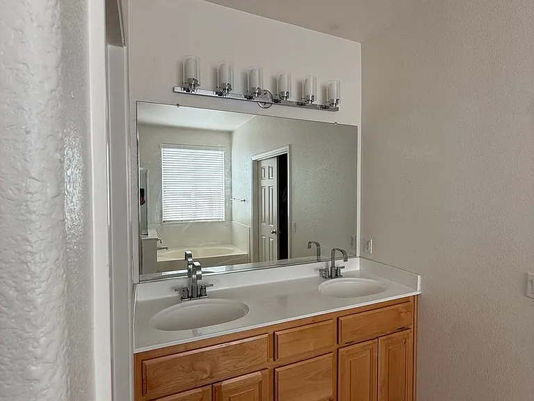 4724 Millner Way — Photo 9