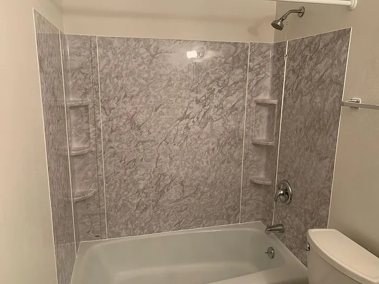 2400 Northwestern Ave — Photo 20