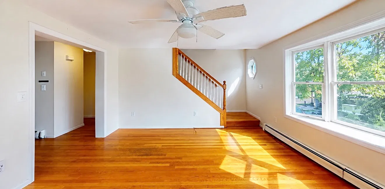 3 bed, 1.5 bath, 1560 sqft, $5,800 — Photo 1