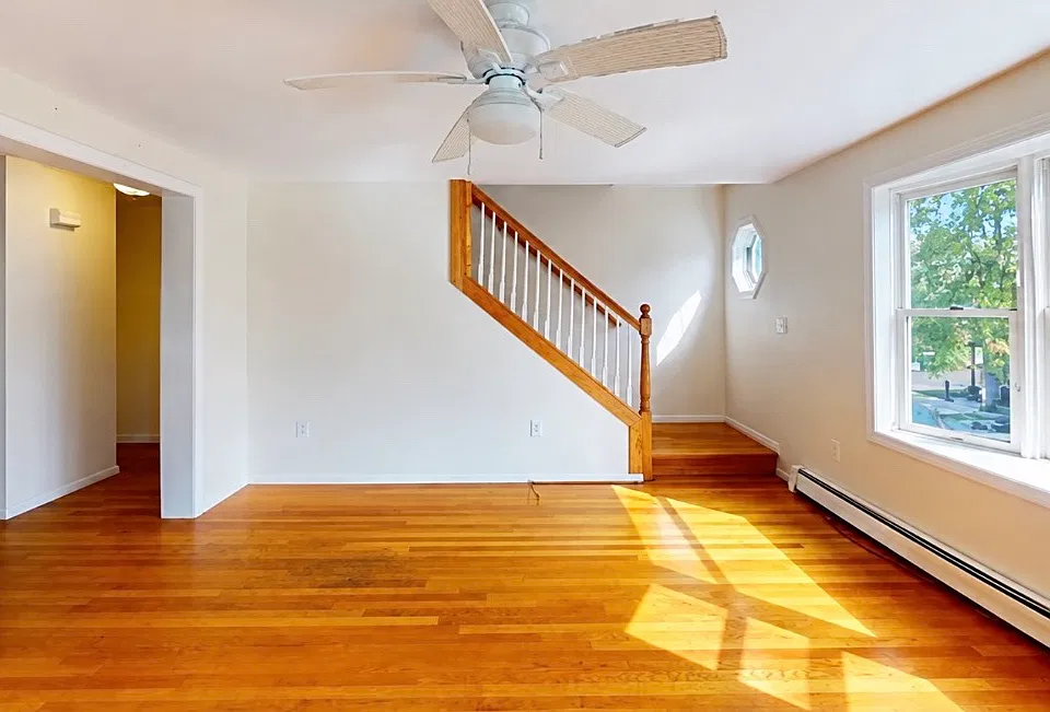 115 L St #1