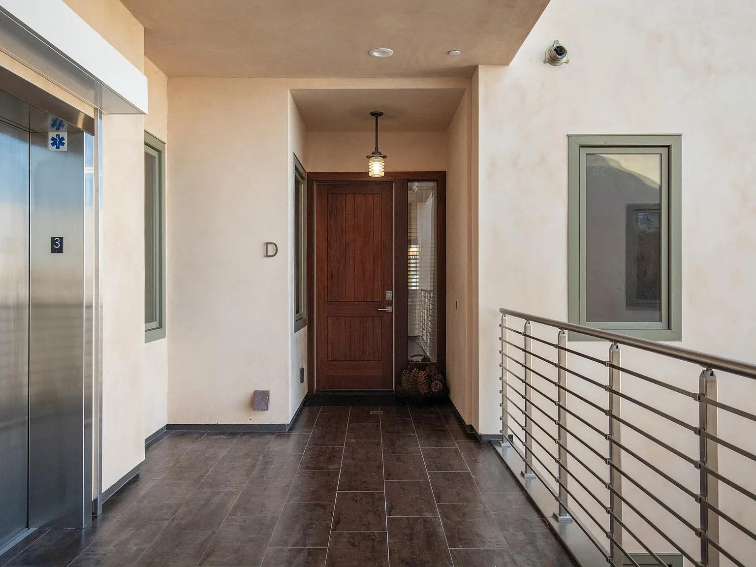 3 bed, $7,500 — Photo 2