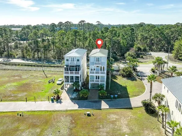 110 Anglers Harbor Ln, Carrabelle, FL 32322