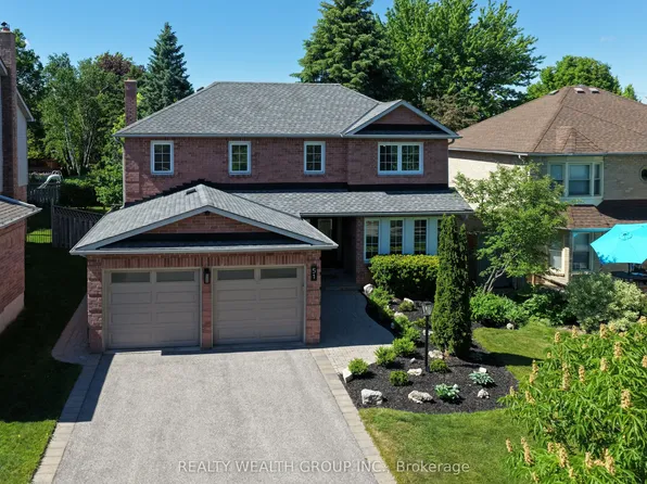 51 Haskell Cres, Aurora, ON L4G 5T4