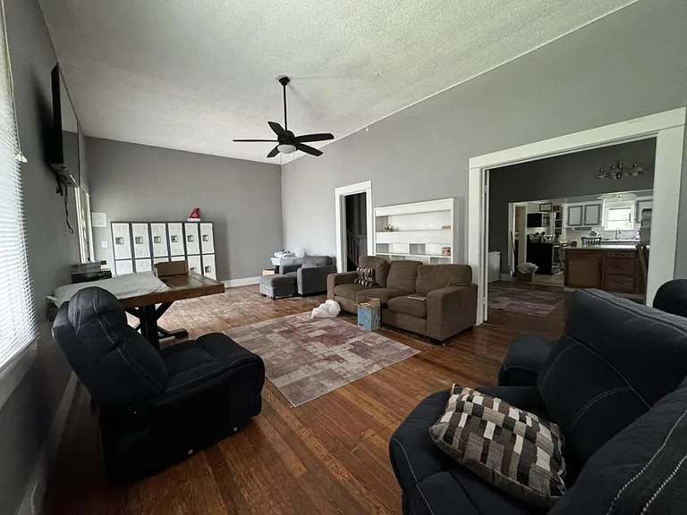 906 N Penelope St — Photo 3