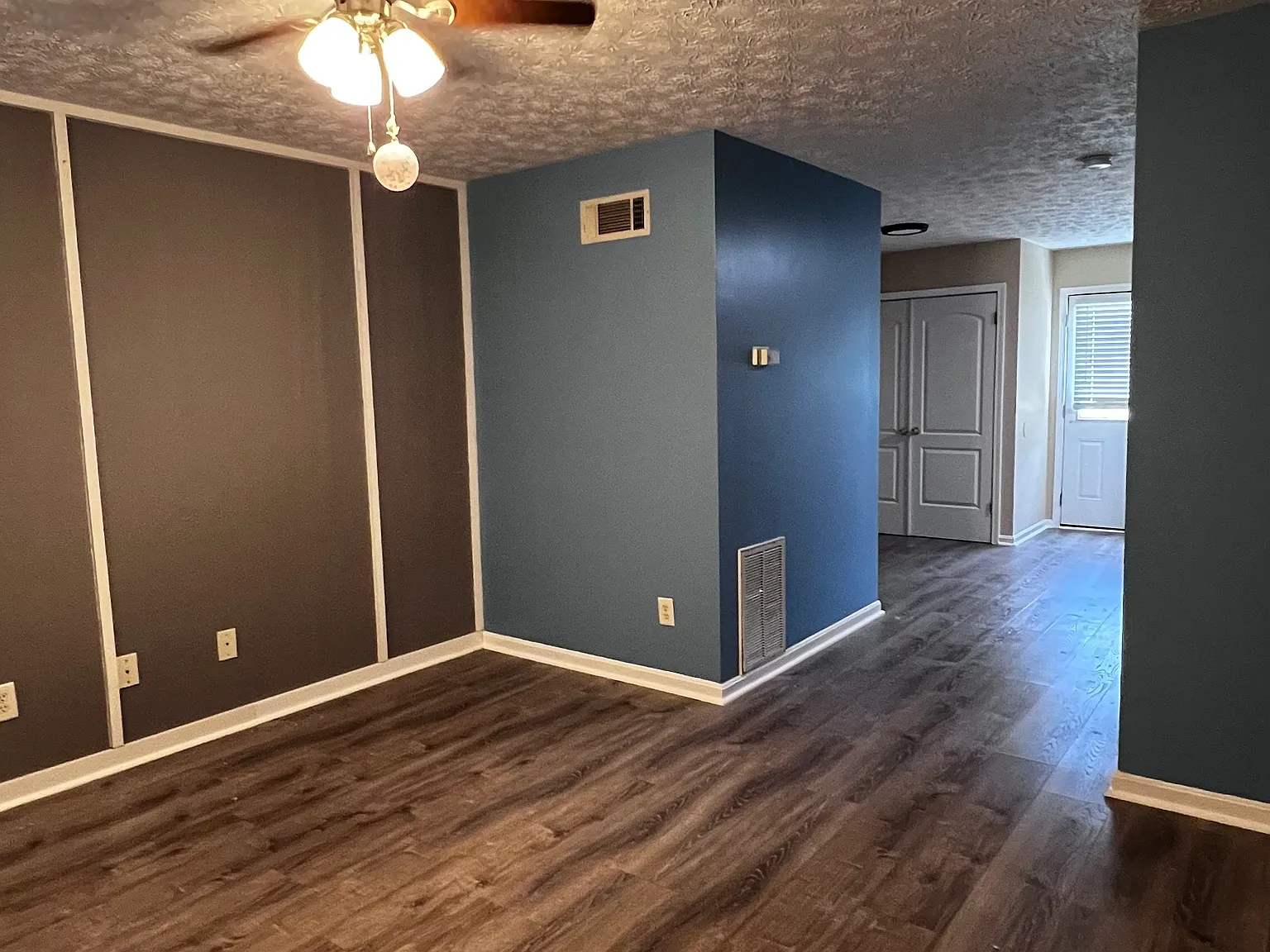 2 bed, 1.5 bath, $850 — Photo 3